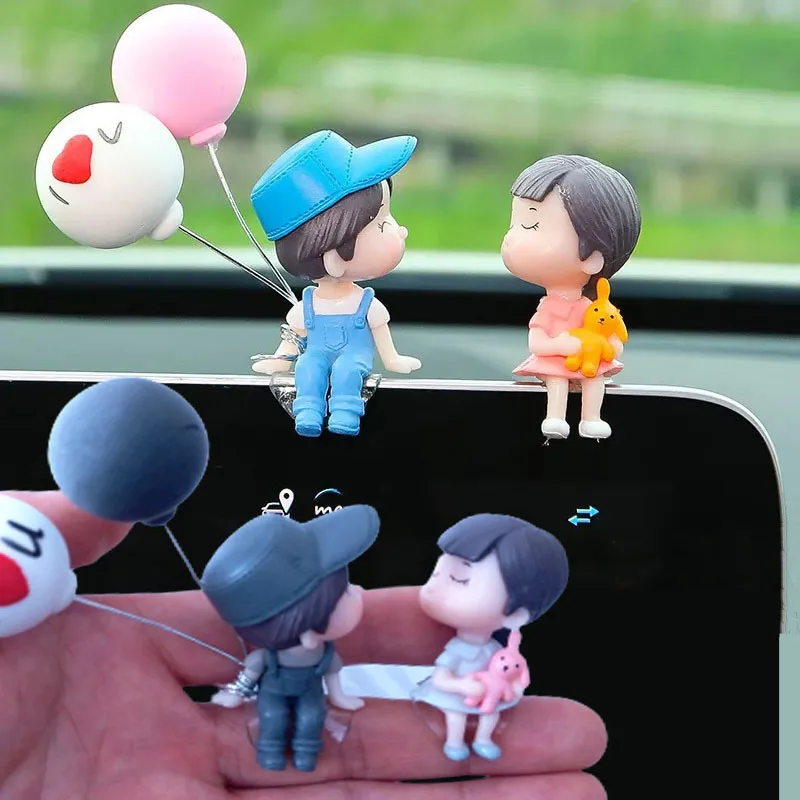 Car Dashboard Couple Figurines Resin Cartoon Balloon Interior Ornament